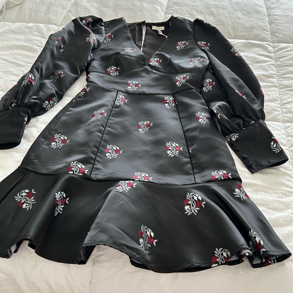 JOIE. Black silk long sleeve cocktail dress. Size 00. NWT